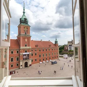 Royal Castle Square Old Town Apartment